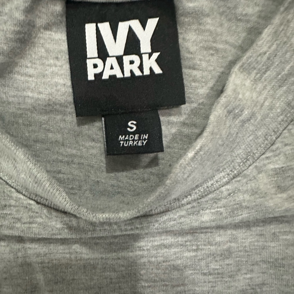 IVY PARK Heather Gray Graphic Tee Sz S distressed loungewear unisex - Picture 3 of 3